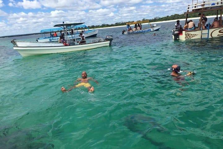 4-Day 3-Night Lamu Flying Package With Hour Trails Safari With As From Ksh.99,300